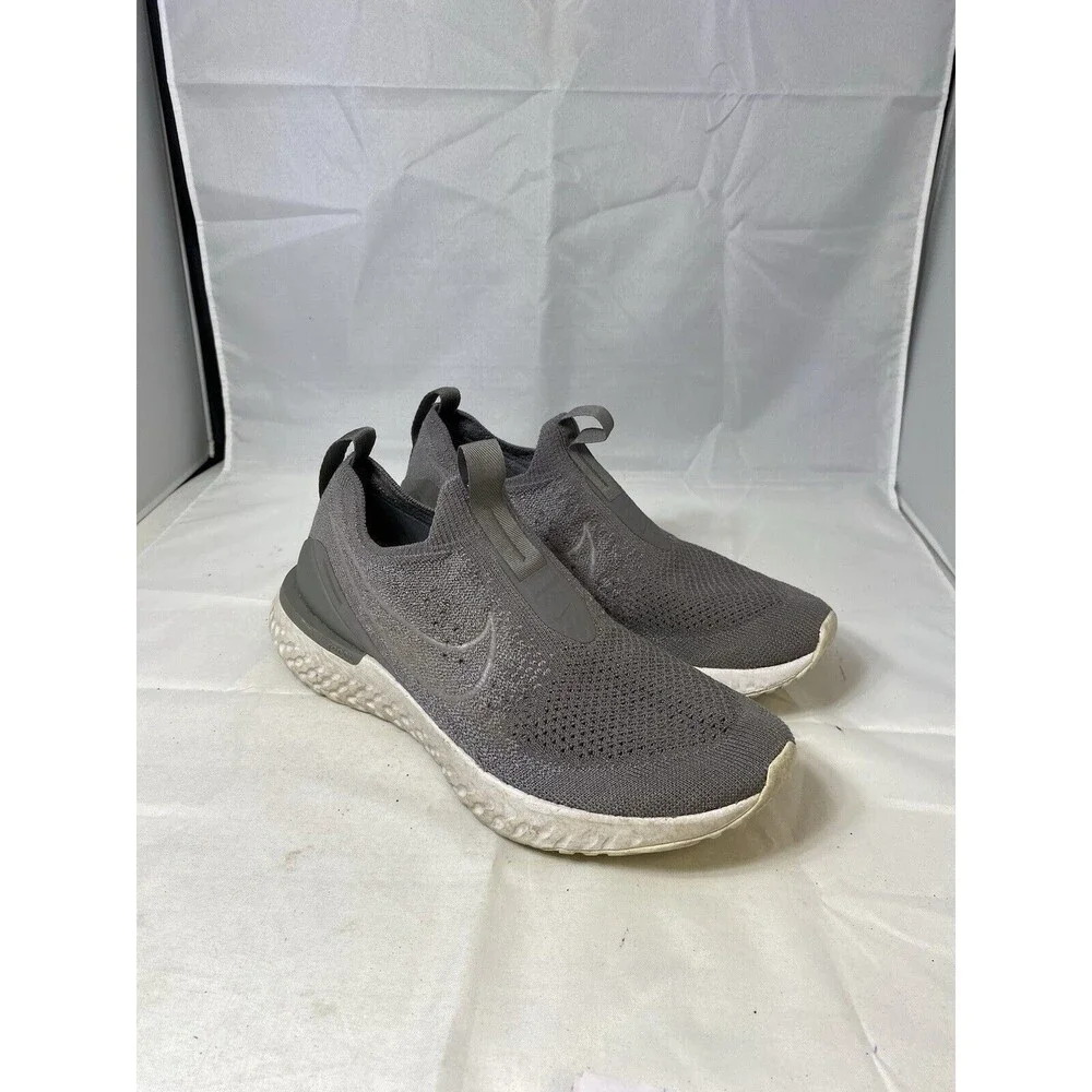 Nike Womens Phantom React Flyknit Running Shoe Size 8 Gray Knit Sneaker Train